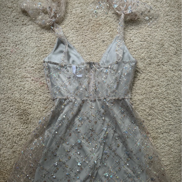 Lucy in the Sky Sequined Silver A-Line Dress - Picture 6 of 8